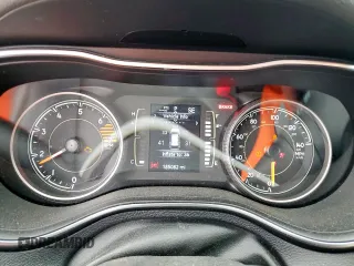2019 Jeep Cherokee Latitude с VIN 1C4PJLCB2KD175906, выставлен на аукционе Copart как лот 57228085 с пробегом 185 082 миль миль и Списание • Salvage title. История ставок и продаж доступна на DreamBid. Изображение 9.