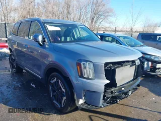 2024 Kia Telluride S with VIN 5XYP64GC1RG553395, listed as a IAAI auction lot 41427923 with 7,246 mi miles and . Bid and sale history available at carsss.com. Image 1.