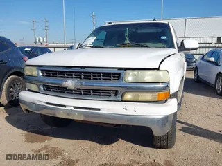 2005 Chevrolet Tahoe LT with VIN 1GNEC13T25R139386, listed as a IAAI auction lot 41670371 with 309,414 mi miles. Bid and sale history available at carsss.com. Image 6.
