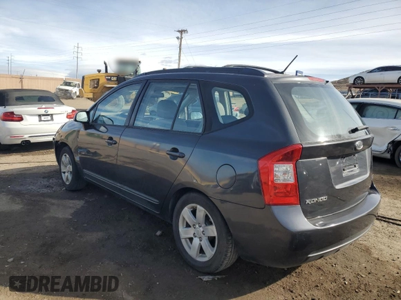 2007 Kia Rondo LX Base with VIN KNAFG525277079813, listed as a Copart auction lot 45020105 with 71,785 mi miles and Salvage Title. Bid and sale history available at carsss.com. Image 2.