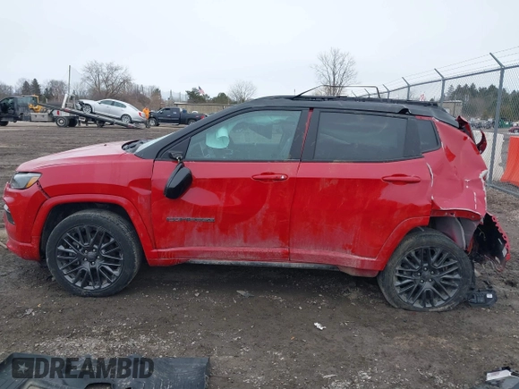 2024 Jeep Compass Limited with VIN 3C4NJDCNXRT600798, listed as a IAAI auction lot 41774417 with 9,729 mi miles and . Bid and sale history available at carsss.com. Image 15.