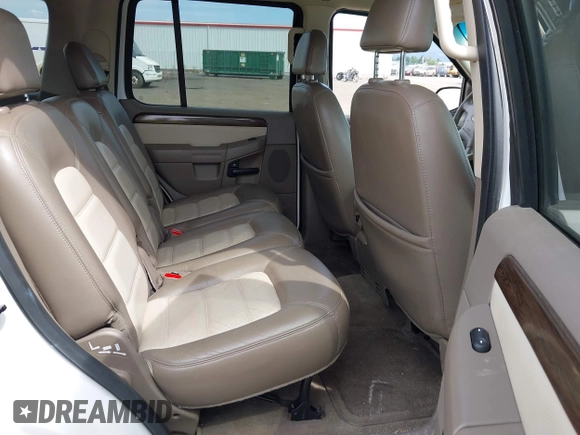 2002 Ford Explorer Eddie Bauer с VIN 1FMDU74E22ZA67021, выставлен на аукционе IAAI как лот 42741797 с пробегом 124 567 миль миль и . История ставок и продаж доступна на DreamBid. Изображение 8.