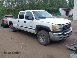 2005 GMC Sierra 2500HD SLE z VIN 1GTHK23U75F804162, wystawiony jako IAAI lot #42143820 z przebiegiem 3 mil mil oraz . Historia ofert i sprzedaży dostępna na DreamBid. Obrazek 1.