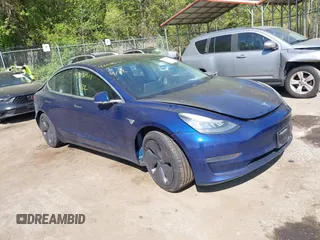 2018 Tesla Model 3 Long Range Battery z VIN 5YJ3E1EA9JF154277, wystawiony jako IAAI lot #42080517 z przebiegiem 80 548 mil mil oraz . Historia ofert i sprzedaży dostępna na DreamBid. Obrazek 1.