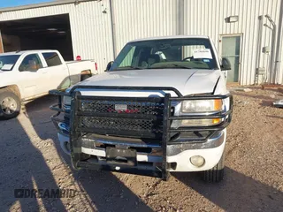 2006 GMC Sierra 2500HD Classic SLT with VIN 1GTHC23D46F178472, listed as a IAAI auction lot 41786040 with 206,968 mi miles. Bid and sale history available at carsss.com. Image 13.