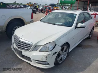 2012 Mercedes-Benz E-Class E 350 Luxury with VIN WDDHF5KB1CA585320, listed as a IAAI auction lot 41982342 with 162,512 mi miles. Bid and sale history available at carsss.com. Image 2.