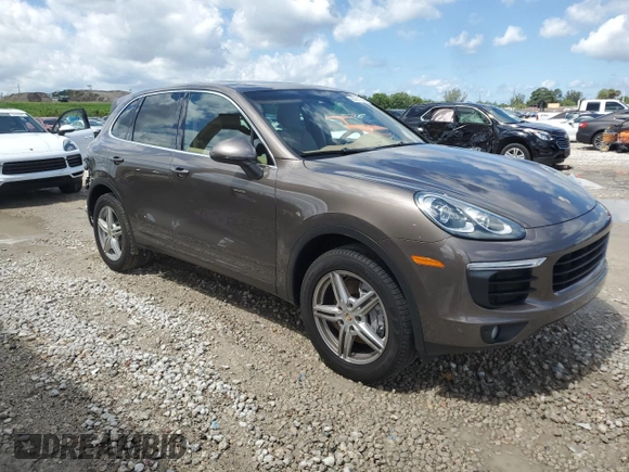 2016 Porsche Cayenne z VIN WP1AA2A22GKA11334, wystawiony jako Copart lot #55961845 z przebiegiem 73 174 mil mil oraz Szkoda całkowita • Salvage title. Historia ofert i sprzedaży dostępna na DreamBid. Obrazek 4.