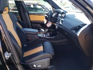 2021 BMW X3 M z VIN 5YMTS0C09M9F98586, wystawiony jako Copart lot #51144682 z przebiegiem Nie podano mil oraz . Historia ofert i sprzedaży dostępna na DreamBid. Obrazek 5.