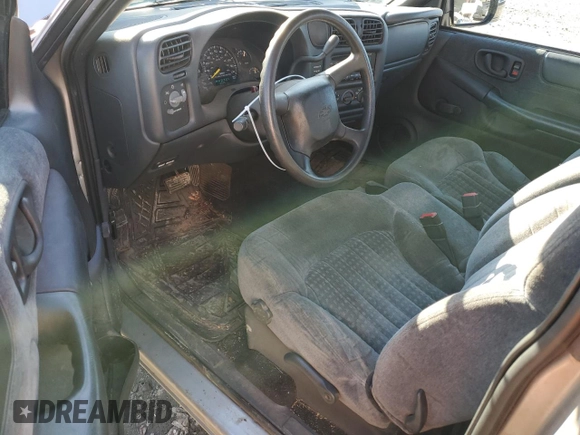 2001 Chevrolet S-10 LS with VIN 1GCCS19571K141956, listed as a Copart auction lot 87008824 with 110,035 mi miles and Clean Title. Bid and sale history available at DreamBid. Image 8.