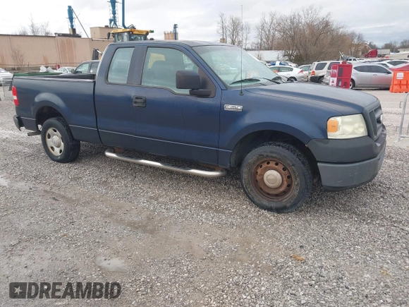 2006 Ford F-150 STX with VIN 1FTRX12W66FB10292, listed as a IAAI auction lot 41708615 with 199,214 mi miles. Bid and sale history available at carsss.com. Image 1.