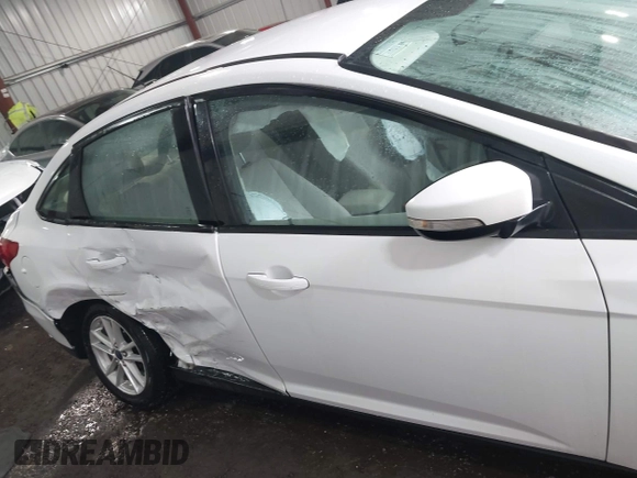 2016 Ford Focus SE с VIN 1FADP3F22GL211156, выставлен на аукционе IAAI как лот 42502613 с пробегом 121 224 миль миль и . История ставок и продаж доступна на DreamBid. Изображение 13.