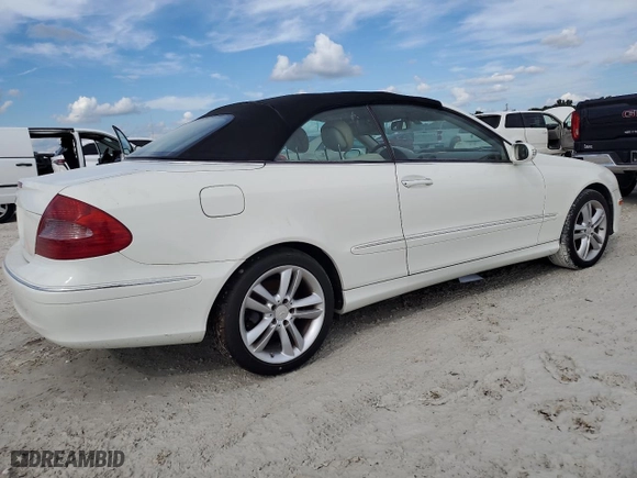 2008 Mercedes-Benz CLK-Class 3.5L with VIN WDBTK56F78F251122, listed as a Copart auction lot 73884774 with 80,444 mi miles and Salvage Title. Bid and sale history available at carsss.com. Image 3.
