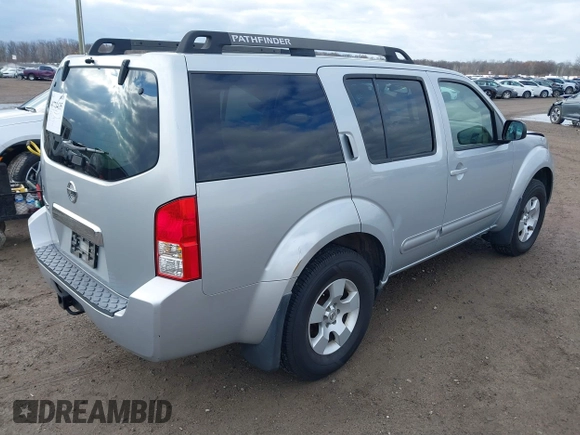 2007 Nissan Pathfinder SE z VIN 5N1AR18W77C613326, wystawiony jako IAAI lot #40773435 z przebiegiem 153 858 mil mil oraz . Historia ofert i sprzedaży dostępna na DreamBid. Obrazek 4.