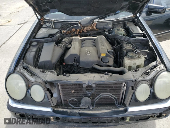 1999 Mercedes-Benz E 320 z VIN WDBJF65H6XA858046, wystawiony jako Copart lot #49115495 z przebiegiem Nie podano mil oraz Czysty tytuł • Clean title. Historia ofert i sprzedaży dostępna na DreamBid. Obrazek 11.