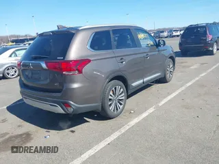 2020 Mitsubishi Outlander GT z VIN JA4JZ4AX4LZ008884, wystawiony jako IAAI lot #41800171 z przebiegiem 59 533 mil mil oraz . Historia ofert i sprzedaży dostępna na DreamBid. Obrazek 4.