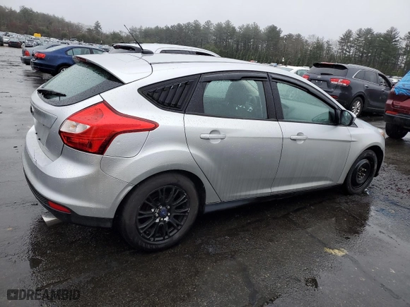 2012 Ford Focus SE with VIN 1FAHP3K26CL371705, listed as a Copart auction lot 48136685 with 139,245 mi miles and Salvage Title. Bid and sale history available at carsss.com. Image 3.