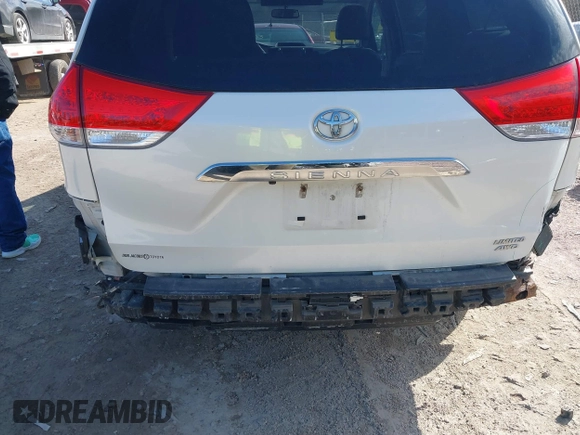 2014 Toyota Sienna Ltd with VIN 5TDDK3DC0ES090160, listed as a IAAI auction lot 41763998 with 160,508 mi miles. Bid and sale history available at carsss.com. Image 6.