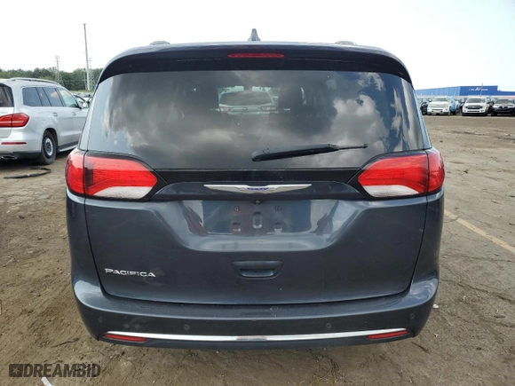 2020 Chrysler Pacifica Touring L 35th Anniversary with VIN 2C4RC1BG8LR176772, listed as a Copart auction lot 67403324 with 86,491 mi miles and Clean Title. Bid and sale history available at carsss.com. Image 6.
