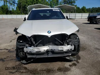 2021 BMW X5 xDrive40i z VIN 5UXCR6C0XM9E49285, wystawiony jako Copart lot #60897325 z przebiegiem 57 314 mil mil oraz Szkoda całkowita • Salvage title. Historia ofert i sprzedaży dostępna na DreamBid. Obrazek 5.