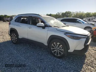 2023 Toyota Corolla Cross XLE z VIN 7MUDAAAG9PV055009, wystawiony jako Copart lot #53021105 z przebiegiem 14 766 mil mil oraz Szkody całkowita. Historia ofert i sprzedaży dostępna na DreamBid. Obrazek 4.