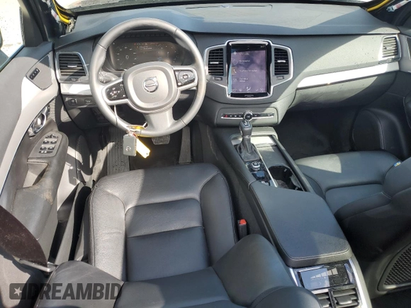 2022 Volvo XC90 Momentum z VIN YV4102PK8N1860850, wystawiony jako Copart lot #55031765 z przebiegiem 30 726 mil mil oraz Szkoda całkowita • Salvage title. Historia ofert i sprzedaży dostępna na DreamBid. Obrazek 8.