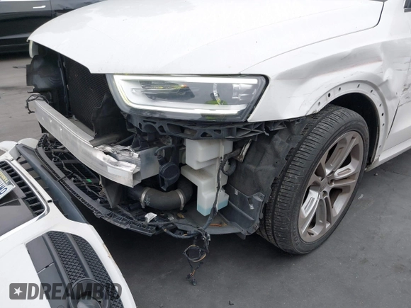2015 Audi Q3 2.0T Premium Plus with VIN WA1EFCFS9FR002651, listed as a IAAI auction lot 41755613 with 111,281 mi miles. Bid and sale history available at carsss.com. Image 6.