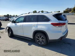 2017 Toyota Highlander XLE with VIN 5TDJZRFHXHS417209, listed as a Copart auction lot 64847585 with 46,693 mi miles and Salvage title. Bid and sale history available at DreamBid. Image 2.