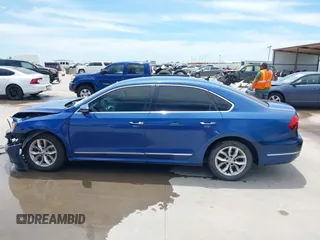 2017 Volkswagen Passat S z VIN 1VWAT7A34HC003813, wystawiony jako IAAI lot #42322928 z przebiegiem 207 115 mil mil oraz . Historia ofert i sprzedaży dostępna na DreamBid. Obrazek 15.