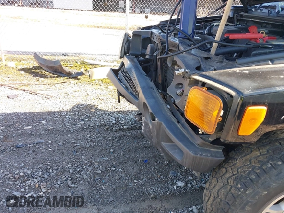 2007 Hummer H3 SUV with VIN 5GTDN13E078211008, listed as a IAAI auction lot 41452335 with 141,661 mi miles and . Bid and sale history available at DreamBid. Image 13.