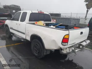 2002 Toyota Tundra SR5 with VIN 5TBRN34172S328053, listed as a IAAI auction lot 41472910 with 185,973 mi miles. Bid and sale history available at carsss.com. Image 3.