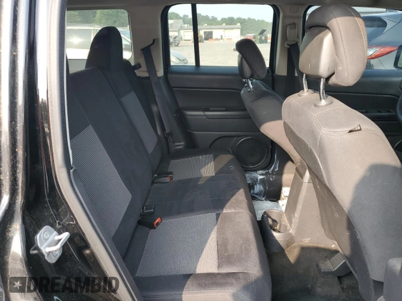 2013 Jeep Patriot Sport z VIN 1C4NJPBA0DD245848, wystawiony jako Copart lot #60368145 z przebiegiem 97 920 mil mil oraz Czysty tytuł • Clean title. Historia ofert i sprzedaży dostępna na DreamBid. Obrazek 11.