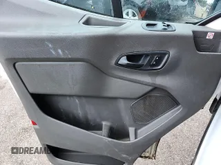 2020 Ford Transit Cargo с VIN 1FTYE1C89LKA17335, выставлен на аукционе IAAI как лот 42610416 с пробегом 276 728 миль миль и . История ставок и продаж доступна на DreamBid. Изображение 34.