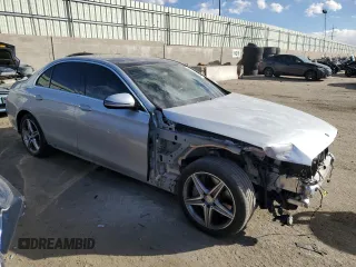 2017 Mercedes-Benz E-Class E 300 Luxury with VIN WDDZF4JB5HA036310, listed as a Copart auction lot 45744255 with 17,600 mi miles and Salvage Title. Bid and sale history available at carsss.com. Image 4.