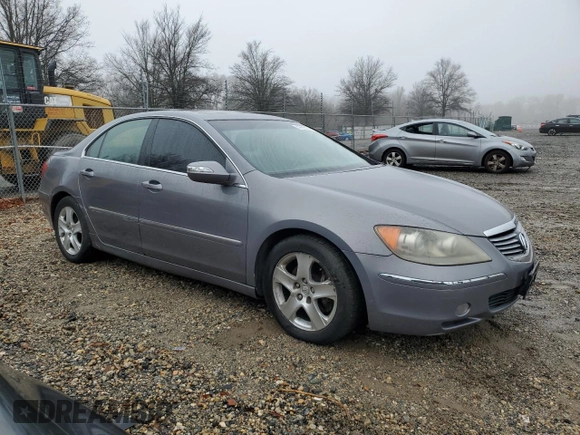 2005 Acura RL with VIN JH4KB16505C012472, listed as a Copart auction lot 84663124 with 129,342 mi miles and Clean Title. Bid and sale history available at carsss.com. Image 4.