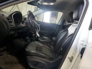 2021 Jeep Compass Latitude z VIN 3C4NJDBB5MT512547, wystawiony jako Copart lot #56885125 z przebiegiem 89 980 mil mil oraz Szkoda całkowita • Salvage title. Historia ofert i sprzedaży dostępna na DreamBid. Obrazek 7.