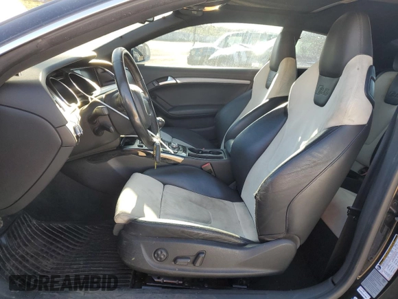 2009 Audi S5 z VIN WAURV78T29A038995, wystawiony jako Copart lot #53546695 z przebiegiem 120 903 mil mil oraz Szkoda całkowita • Salvage title. Historia ofert i sprzedaży dostępna na DreamBid. Obrazek 7.