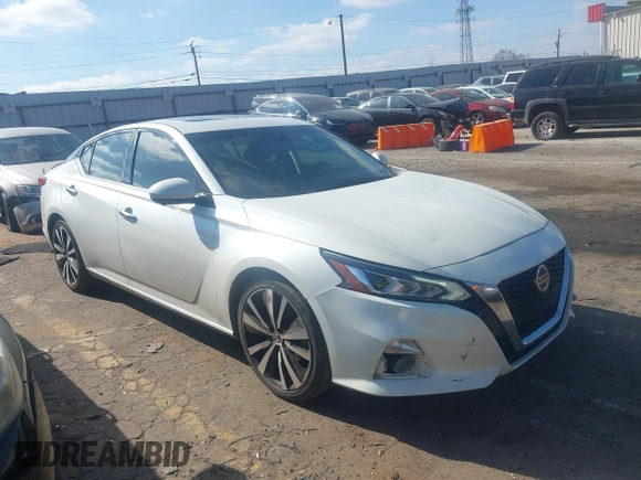 2019 Nissan Altima 2.5 Platinum with VIN 1N4BL4FV9KC116654, listed as a IAAI auction lot 41505682 with 154,065 mi miles. Bid and sale history available at carsss.com. Image 1.