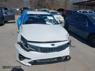 2020 Kia Optima LX with VIN 5XXGT4L38LG429263, listed as a IAAI auction lot 41704297 with 77,146 mi miles. Bid and sale history available at carsss.com. Image 13.