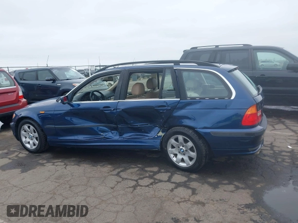 2004 BMW 3 Series 325i with VIN WBAEN33464PC13314, listed as a IAAI auction lot 42110516 with 195,498 mi miles and . Bid and sale history available at carsss.com. Image 14.
