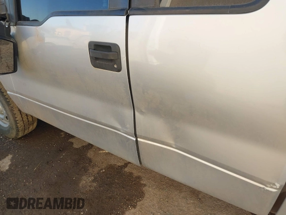 2012 Ford F-150 XL with VIN 1FTFX1EF5CFB27353, listed as a IAAI auction lot 41617984 with 219,875 mi miles. Bid and sale history available at carsss.com. Image 6.