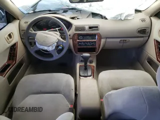 2001 Mitsubishi Galant ES z VIN 4A3AA46G41E110547, wystawiony jako Copart lot #70251704 z przebiegiem 147 187 mil mil oraz Szkoda całkowita • Salvage title. Historia ofert i sprzedaży dostępna na DreamBid. Obrazek 8.