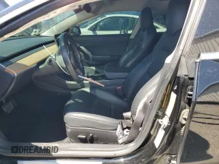 2019 Tesla Model 3 Mid Range z VIN 5YJ3E1EA9KF314143, wystawiony jako Copart lot #53564335 z przebiegiem 77 168 mil mil oraz Szkoda całkowita • Salvage title. Historia ofert i sprzedaży dostępna na DreamBid. Obrazek 7.