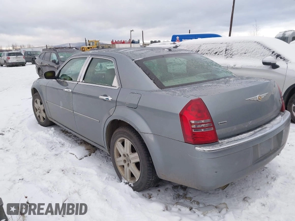 2006 Chrysler 300 C with VIN 2C3KK63H66H382504, listed as a IAAI auction lot 40599570 with 161,754 mi miles. Bid and sale history available at carsss.com. Image 3.