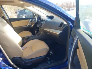2013 Mazda Mazda3 i Grand Touring with VIN JM1BL1WP6D1774313, listed as a IAAI auction lot 41289254 with 105,283 mi miles. Bid and sale history available at carsss.com. Image 5.
