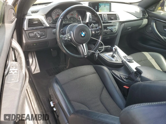 2017 BMW M4 z VIN WBS3R9C50HK709115, wystawiony jako Copart lot #54594635 z przebiegiem 84 216 mil mil oraz Szkoda całkowita • Salvage title. Historia ofert i sprzedaży dostępna na DreamBid. Obrazek 8.