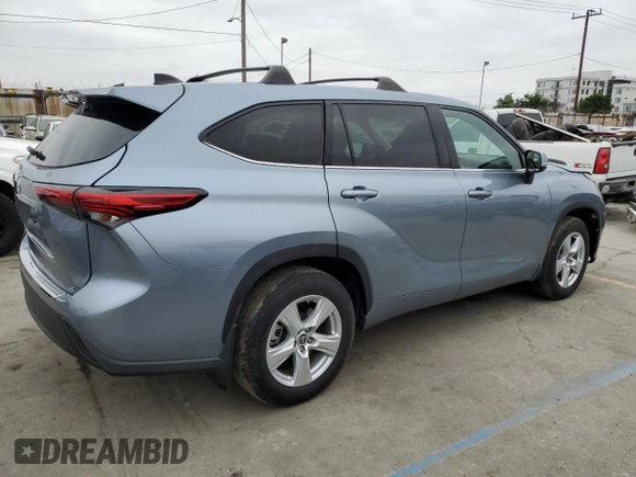 2022 Toyota Highlander LE z VIN 5TDZZRAH7NS101157, wystawiony jako Copart lot #58415605 z przebiegiem 29 941 mil mil oraz Szkoda całkowita • Salvage title. Historia ofert i sprzedaży dostępna na DreamBid. Obrazek 3.