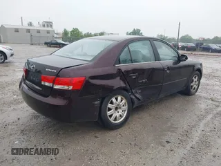 2006 Hyundai Sonata GLS z VIN KMHEU46CX6A075483, wystawiony jako IAAI lot #42376793 z przebiegiem 104 751 mil mil oraz . Historia ofert i sprzedaży dostępna na DreamBid. Obrazek 4.