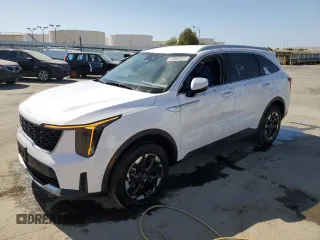 2024 Kia Sorento S z VIN 5XYRLDJCXRG273811, wystawiony jako Copart lot #58434635 z przebiegiem 26 622 mil mil oraz Czysty tytuł • Clean title. Historia ofert i sprzedaży dostępna na DreamBid. Obrazek 1.
