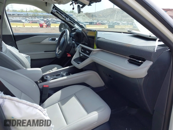 2025 Ford Explorer Active z VIN 1FMUK8DH3SGA67689, wystawiony jako IAAI lot #42134141 z przebiegiem 3 920 mil mil oraz . Historia ofert i sprzedaży dostępna na DreamBid. Obrazek 5.