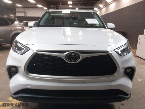 2022 Toyota Highlander XLE with VIN 5TDGZRBH5NS168930, listed as a IAAI auction lot 41913580 with 16,762 mi miles. Bid and sale history available at carsss.com. Image 12.